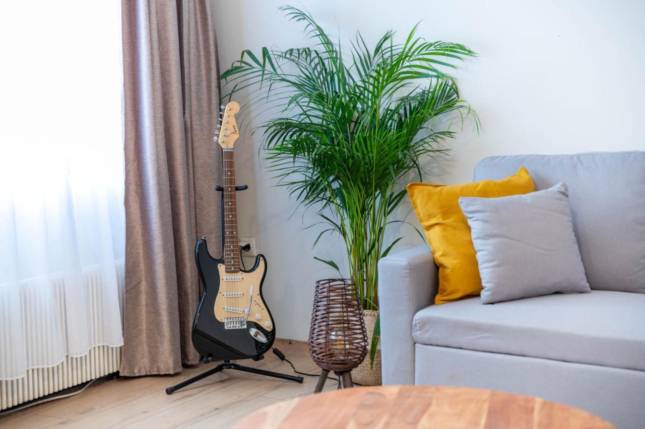 Boho Chic Apartment Under Acropolis アテネ エクステリア 写真